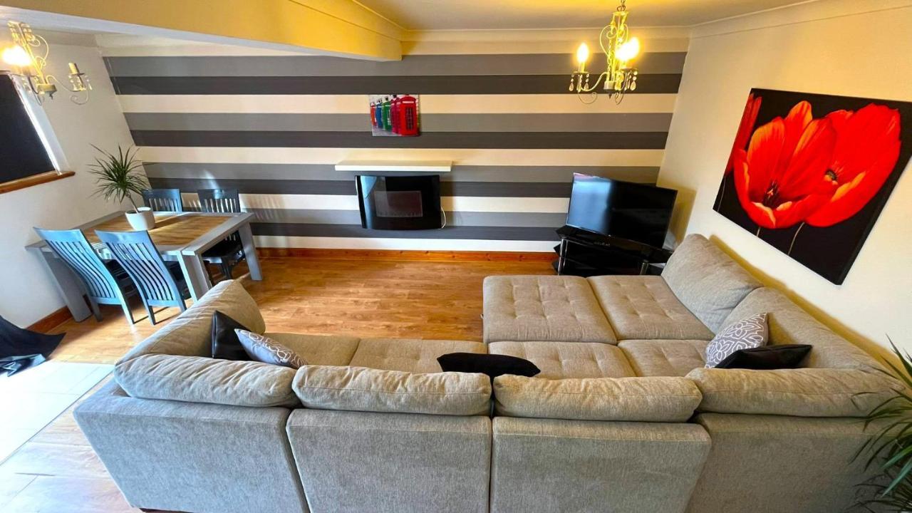 Elegant 2 Bedroom Chalet Edinburgh Luaran gambar